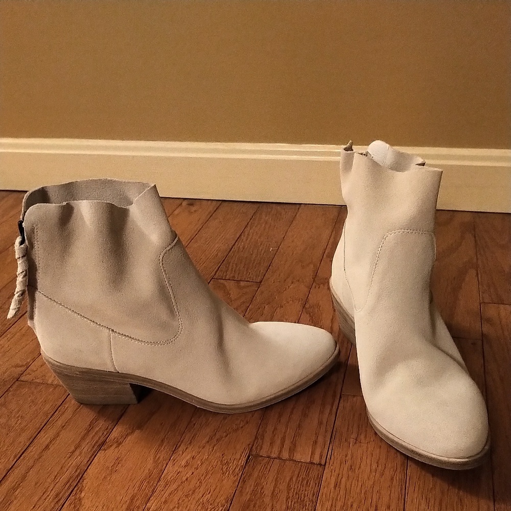 *SOLD* Joie Adria Slouchy Latte Booties Sz 6.5 - Picture 5 of 7
